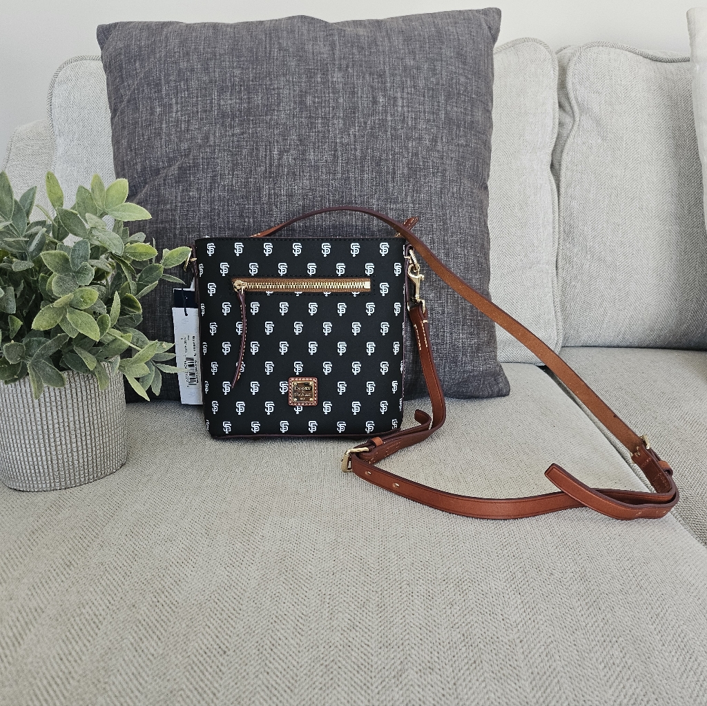 Brand New Dooney & Bourke Small Crossbody Sf Giants Sports